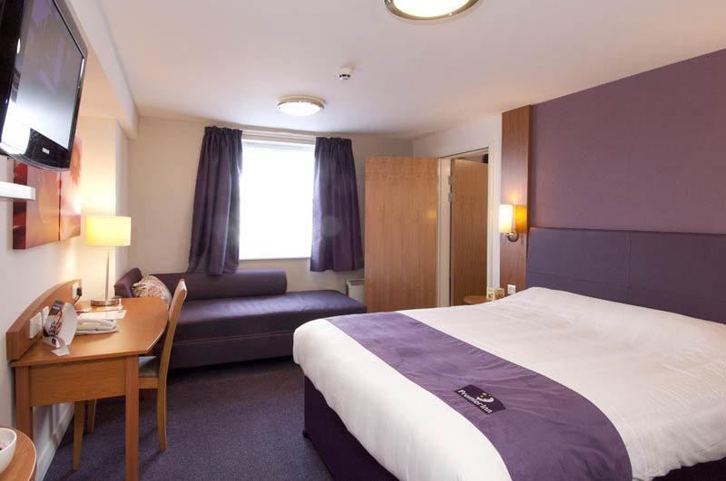 Premier Inn Poole Centre Dış mekan fotoğraf