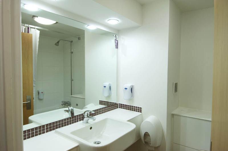 Premier Inn Poole Centre Dış mekan fotoğraf